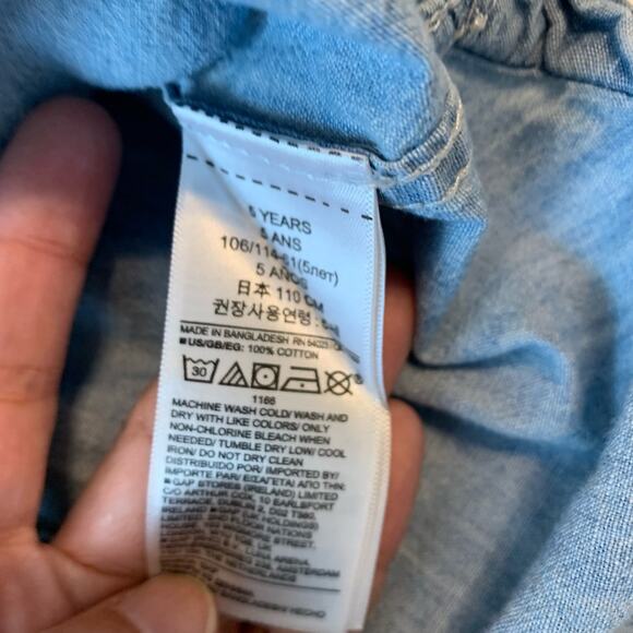 GAP Light Blue Chambray Short Sleeve Button Down Shirt - Picture 3 of 6